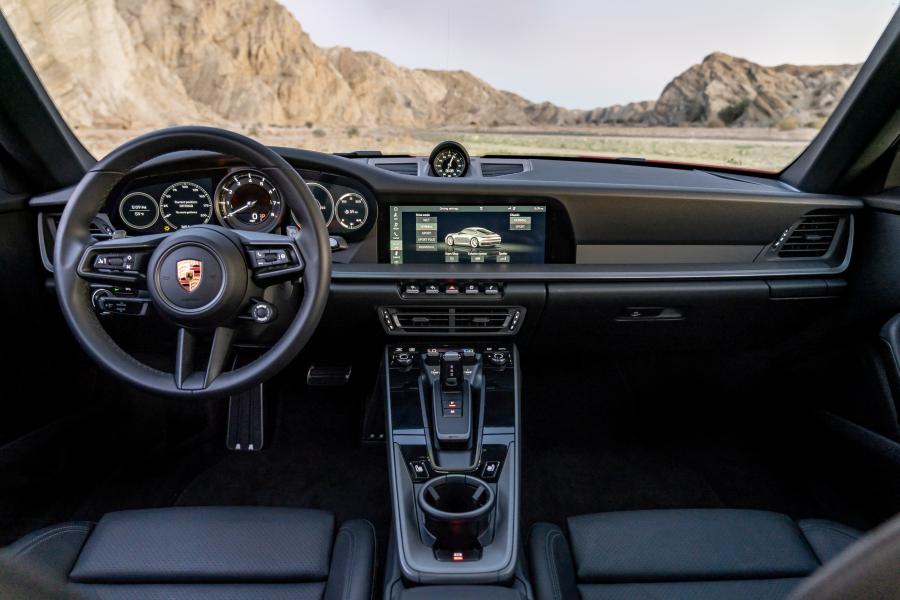 Торпедо Porsche 911 Carrera S (992) 2019 года  (NA) (фото 27 из 31)